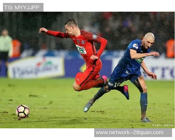 图尔与克维伊的激烈对决揭示了足球战术的深度与魅力