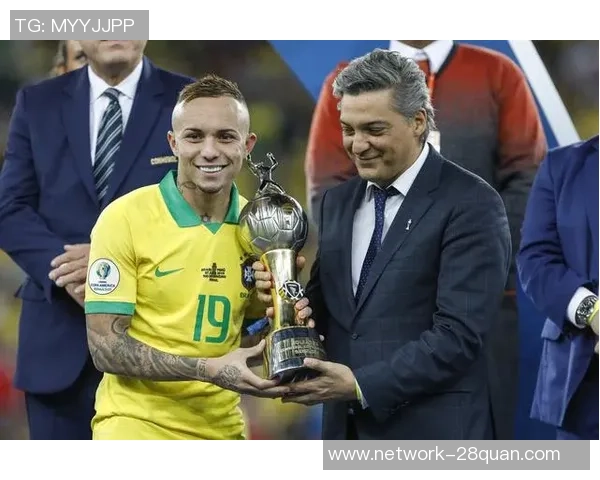 坎塞洛在新赛季的表现分析及其对球队战术的影响探讨